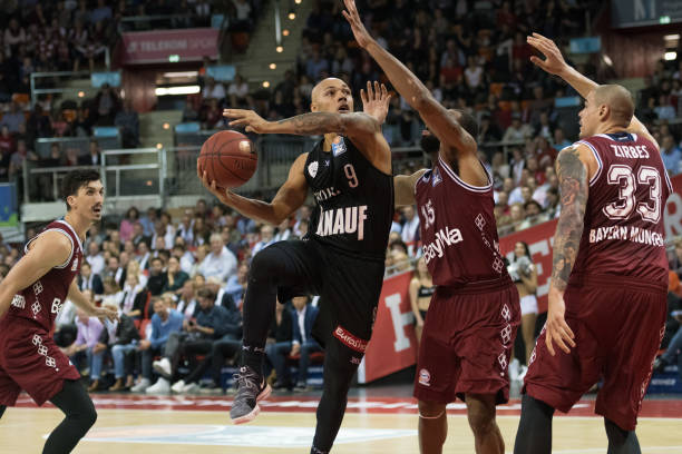 决定比赛的 决定比赛的