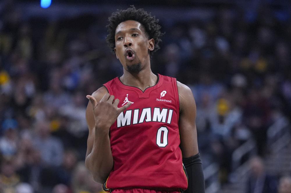 防守端则依 防守端则依