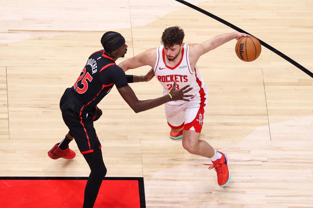 上海男篮官方发布视频：感谢球队功勋布莱索 祝福早日康复.